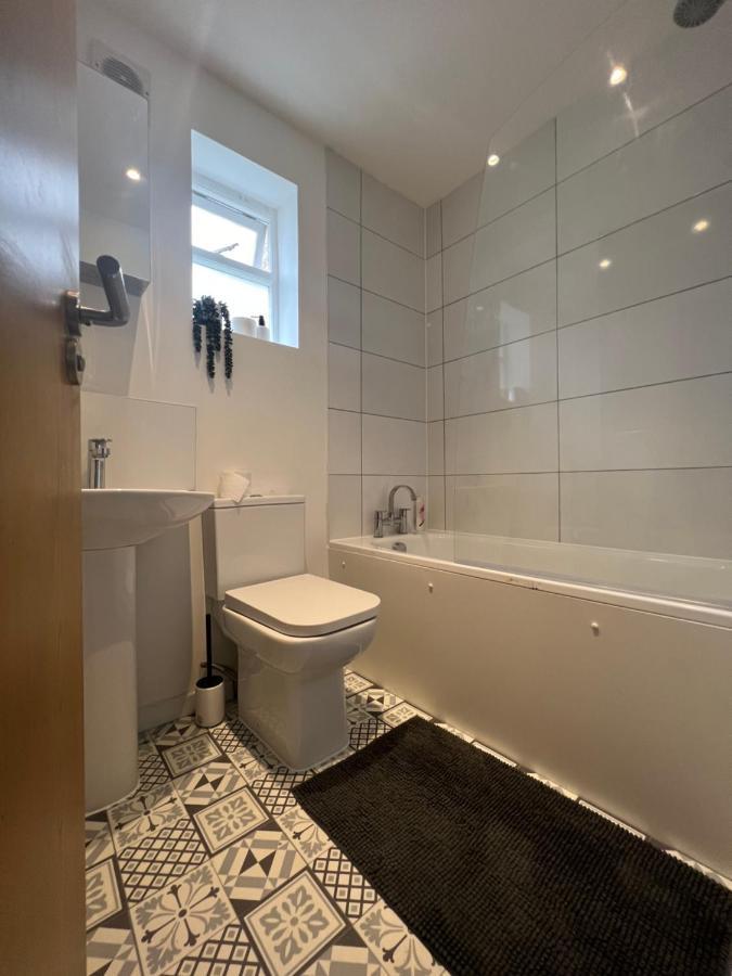 Lovely 2-Bedroom Victorian Flats Londres Exterior foto